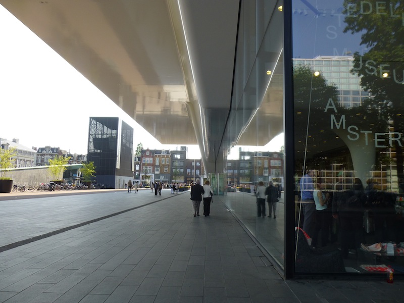stedelijk_exterior2.jpg