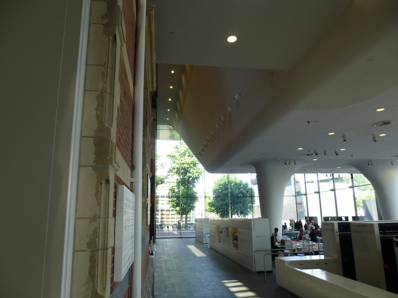 stedelijk_lobby.jpg