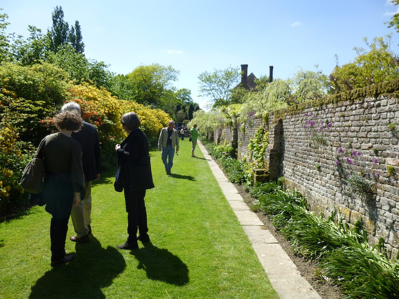 sissinghurst_linda_ira_rachel.jpg
