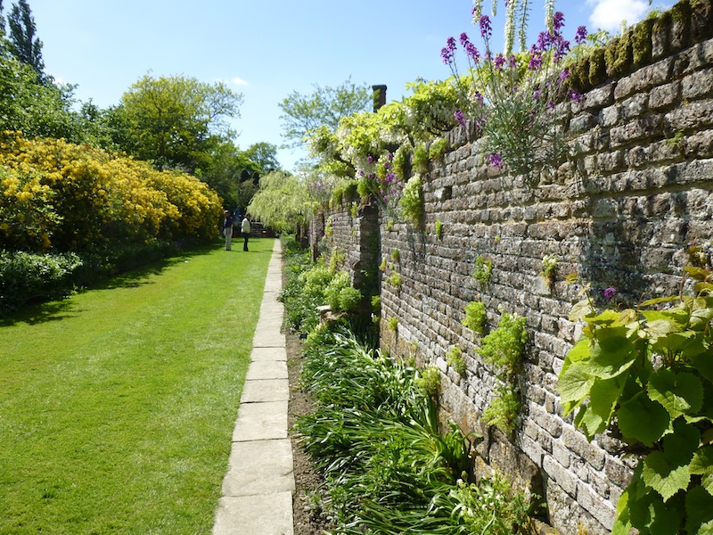 sissinghurst_wall_long.jpg